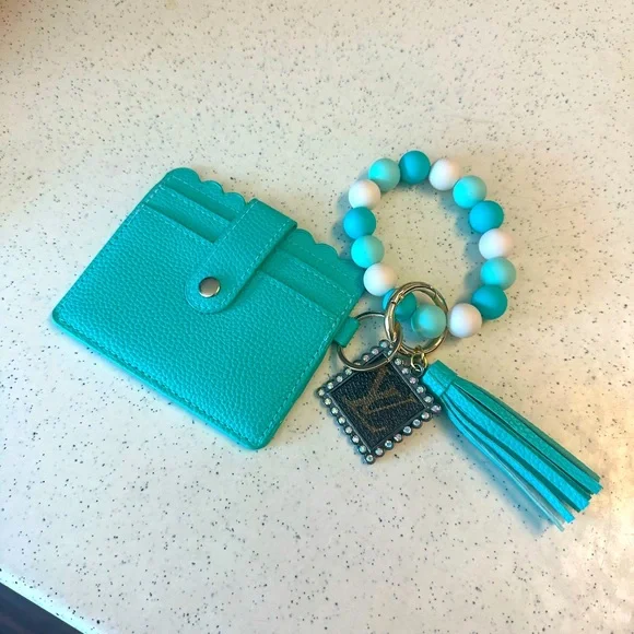 Upcycled LV arm bangle with card holder and key chain - Picture 2 of 2